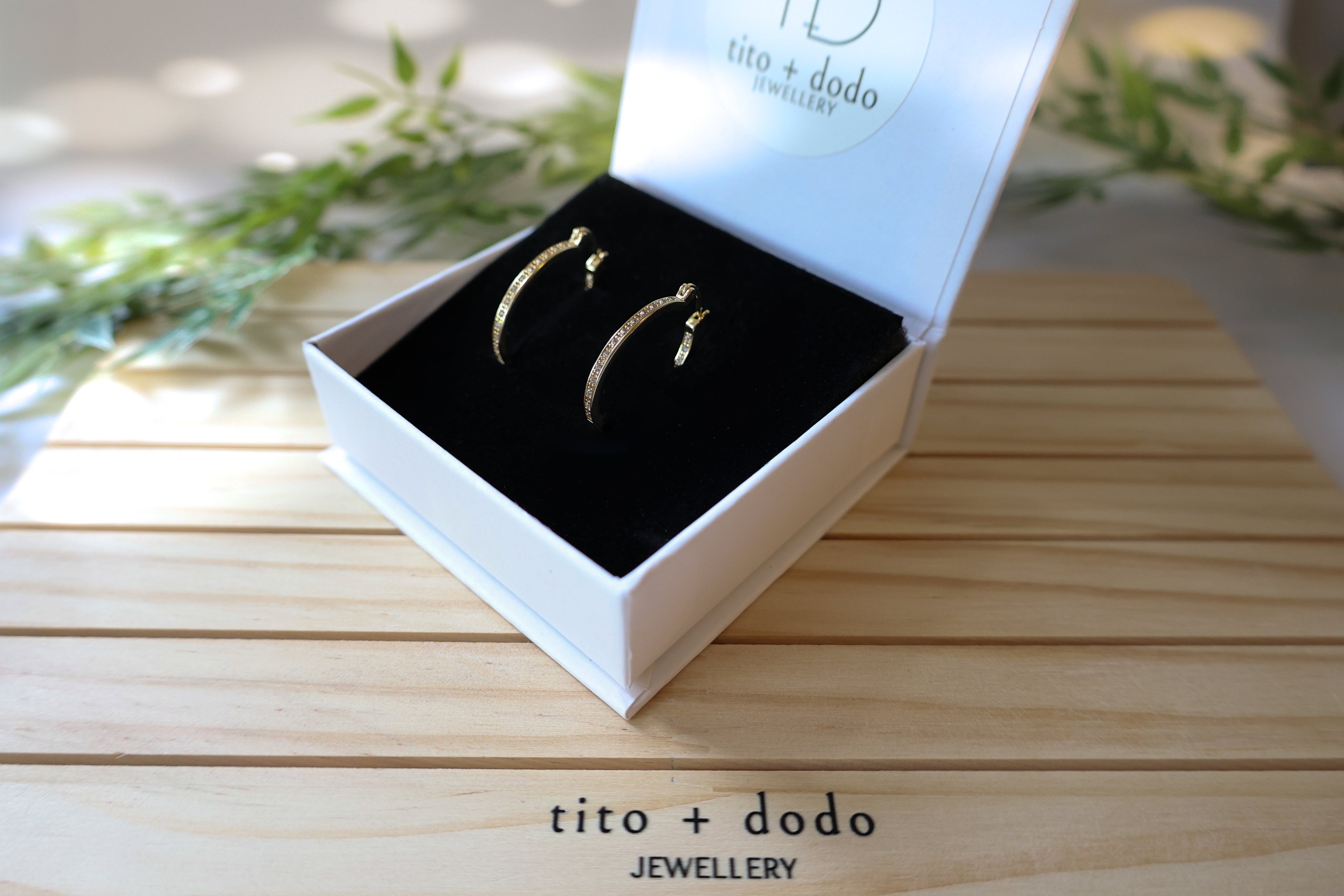 simple elegant 1'' hoops