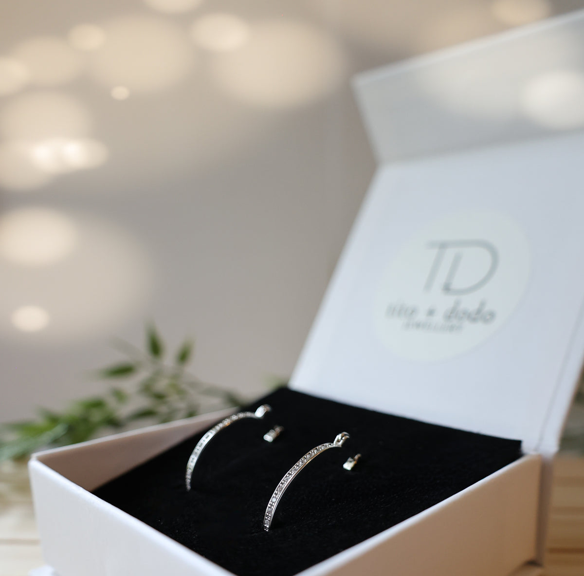 simple elegant 1'' hoops