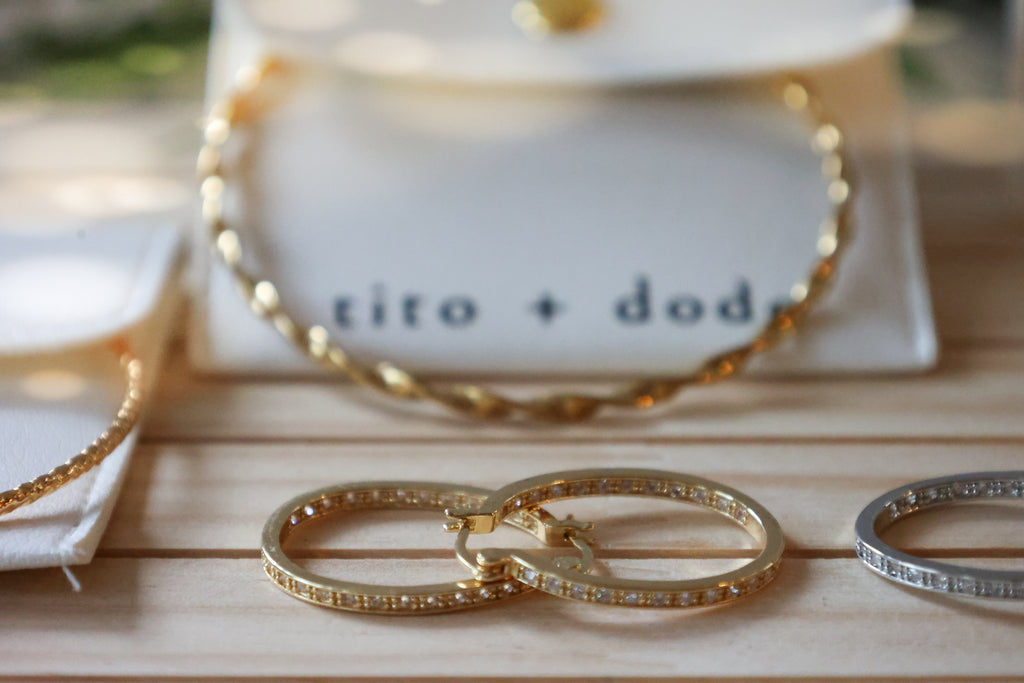 simple elegant 1'' hoops